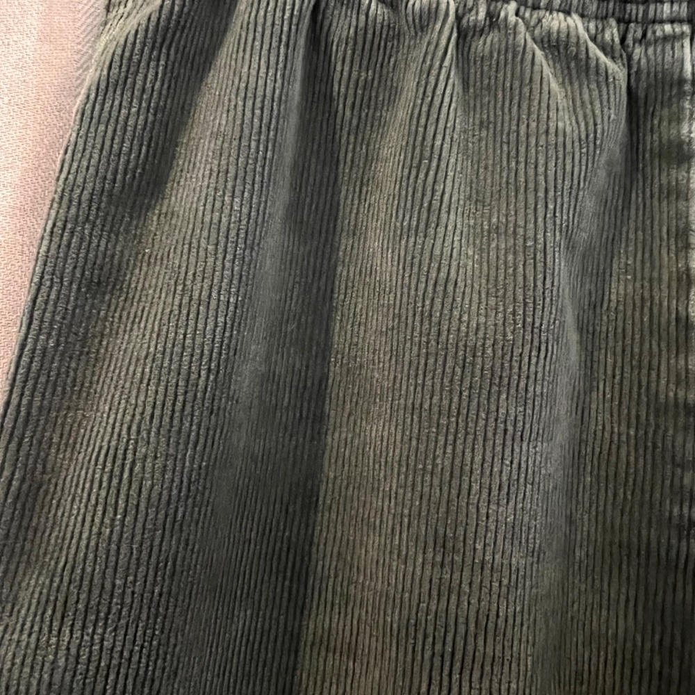 Vintage Abercrombie & Fitch Army Green Corduroy pants, Size Medium - Picture 4 of 10